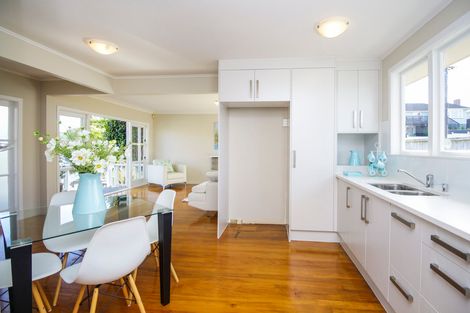 Photo of property in 64 Ellis Avenue, Mount Roskill, Auckland, 1041