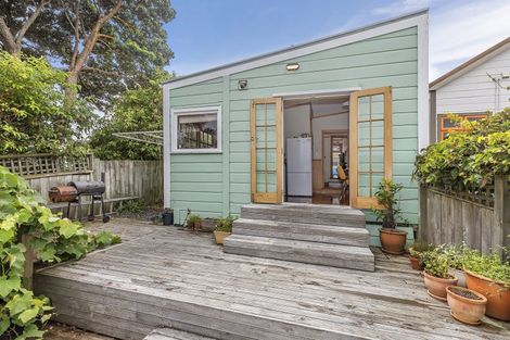 Photo of property in 13 Herald Terrace, Berhampore, Wellington, 6023