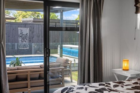 Photo of property in 15 Pohutukawa Parade, Riverhead, 0820