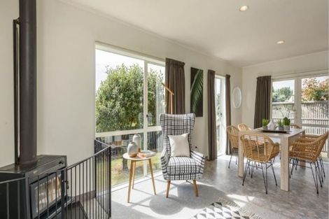 Photo of property in 32 Rutherford Drive, Waikanae Beach, Waikanae, 5036