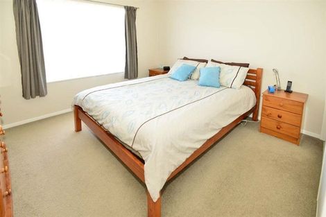 Photo of property in 97 Unsworth Drive, Unsworth Heights, Auckland, 0632