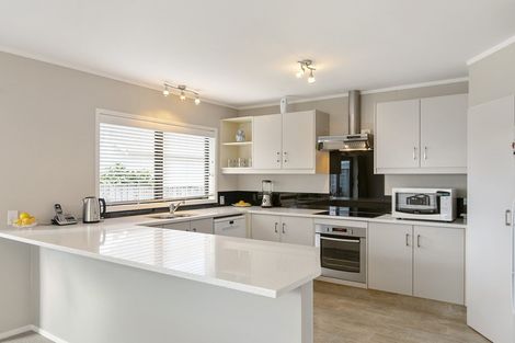 Photo of property in 2/61 Amaru Road, One Tree Hill, Auckland, 1061