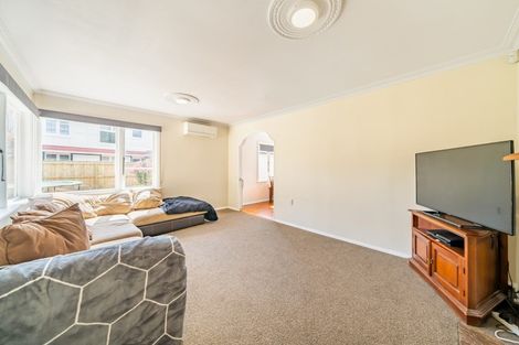 Photo of property in 2 Holdsworth Avenue, Trentham, Upper Hutt, 5018