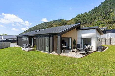 Photo of property in 9 Lynette Place, Pauanui, 3579