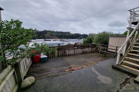 Photo of property in 129 Tasman Street, Mount Cook, Wellington, 6021