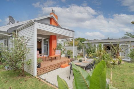 Photo of property in 8 Simpson Place, Whitianga, 3510