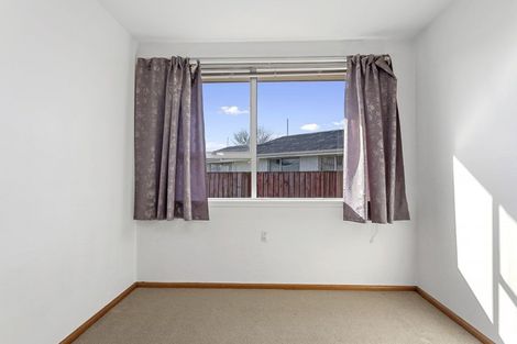 Photo of property in 12 Coates Place, Rangiora, 7400