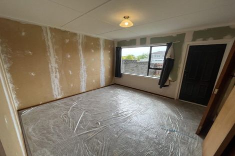 Photo of property in 11 Cumberland Street, Merrilands, New Plymouth, 4312