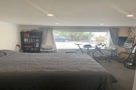 Photo of property in 84 Ravenwood Drive, Forrest Hill, Auckland, 0620