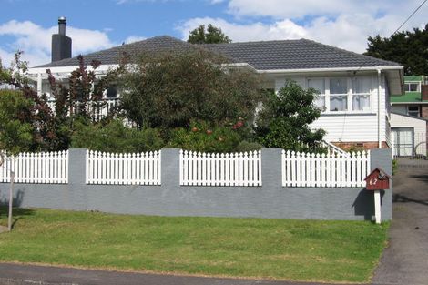 Photo of property in 62 Cliff View Drive, Green Bay, Auckland, 0604