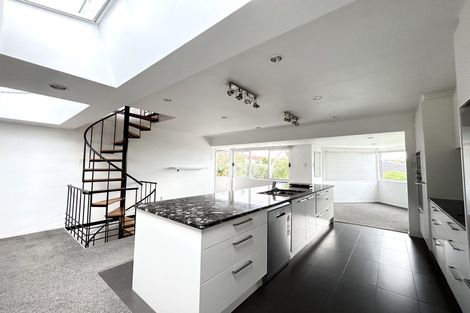 Photo of property in 2/16 Orchard Road, Waiake, Auckland, 0630