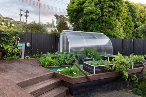 Photo of property in 3a Kowhai Road, Mairangi Bay, Auckland, 0630