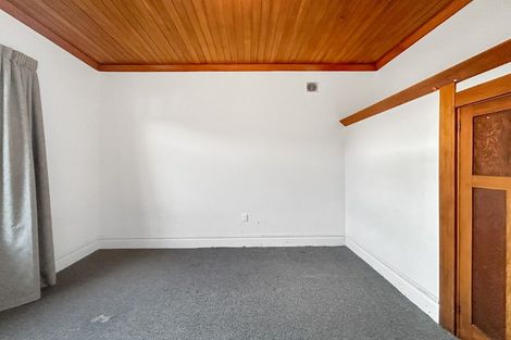 Photo of property in 24 Park Street, Winton, 9720