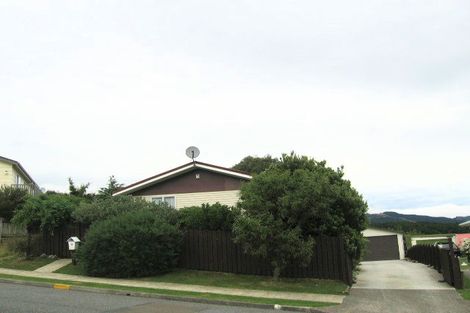 Photo of property in 16 Mount Marua Drive, Timberlea, Upper Hutt, 5018