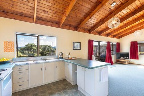 Photo of property in 34 Omaha Drive, Omaha, 0986