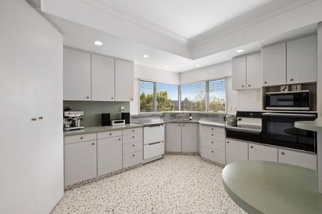 Photo of property in 166 Heta Road, Highlands Park, New Plymouth, 4312