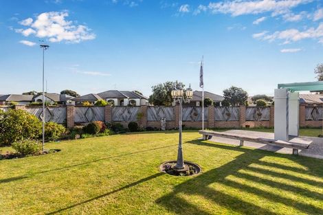 Photo of property in 1 Quadrant Heights, Paraparaumu, 5032