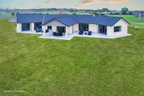 Photo of property in 80 Ewen Place, Karaka, Papakura, 2580
