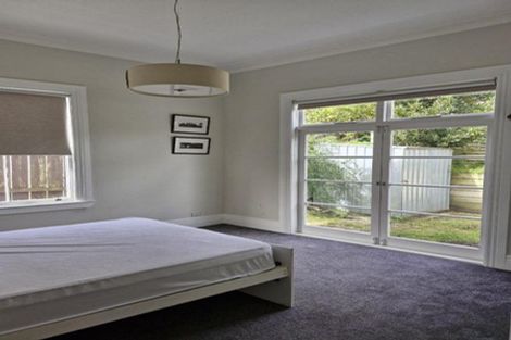Photo of property in 49 Vivian Street, New Plymouth, 4310