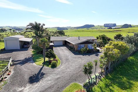 Photo of property in 242 Baylys Coast Road, Dargaville, 0377