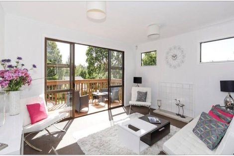 Photo of property in 35 Taipari Road, Te Atatu Peninsula, Auckland, 0610