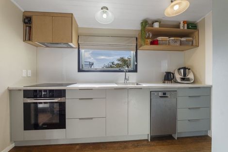 Photo of property in 16 Falstaff Street, Stratford, 4332