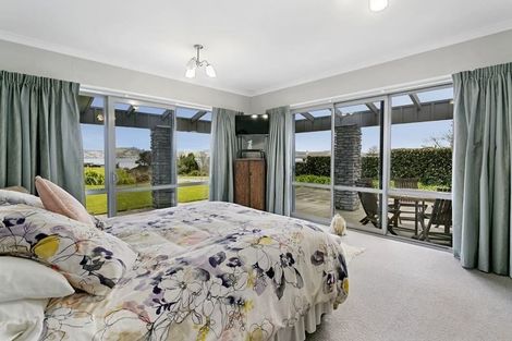 Photo of property in 30 Pukenamu Road, Rainbow Point, Taupo, 3330