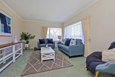 Photo of property in 2 Addington Place, Taradale, Napier, 4112