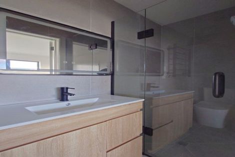 Photo of property in 5/113 Te Atatu Road, Te Atatu South, Auckland, 0610