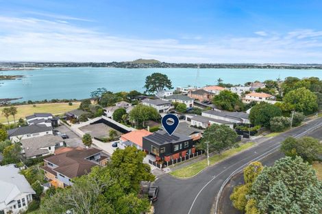 Photo of property in 32 Seacliffe Road, Hillsborough, Auckland, 1042