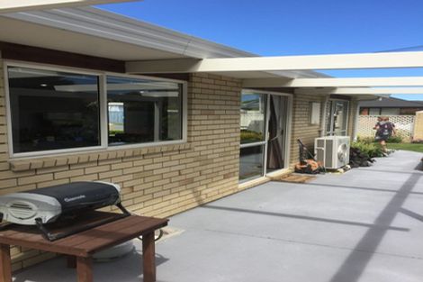 Photo of property in 2 Cunningham Place, Halswell, Christchurch, 8025