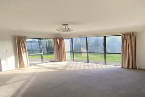 Photo of property in 10 Scarlet Oak Drive, Schnapper Rock, Auckland, 0632