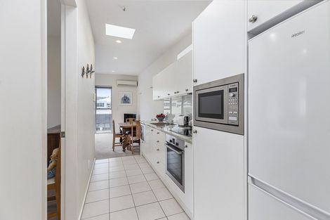 Photo of property in 17d Hania Street, Mount Victoria, Wellington, 6011