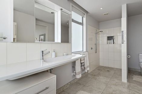 Photo of property in 5 Tinopai Drive, Omokoroa, 3114