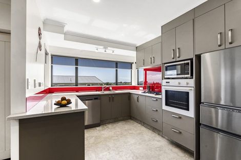 Photo of property in 45d Paynters Avenue, Strandon, New Plymouth, 4312