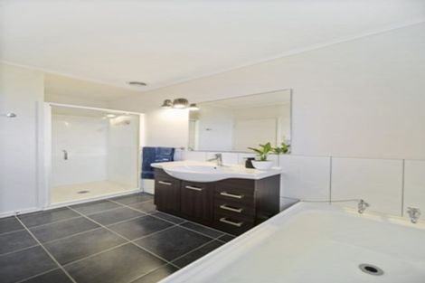 Photo of property in 2/3 Opal Avenue, Pakuranga, Auckland, 2010
