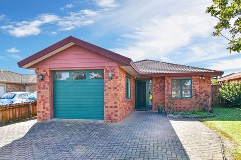 Photo of property in 3a Belleek Close, Weymouth, Auckland, 2103