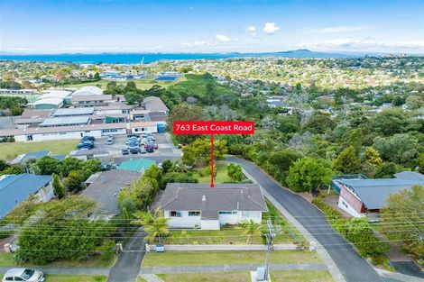 Photo of property in 763 East Coast Road, Northcross, Auckland, 0630