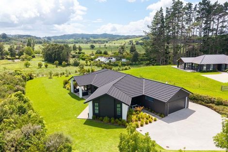 Photo of property in 2 Awatiro Drive, Kaukapakapa, 0871