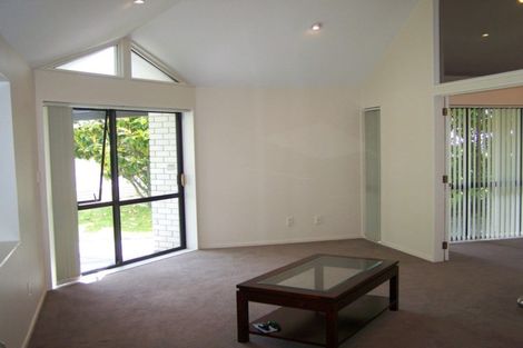 Photo of property in 42 Matterhorn Crescent, Northpark, Auckland, 2013