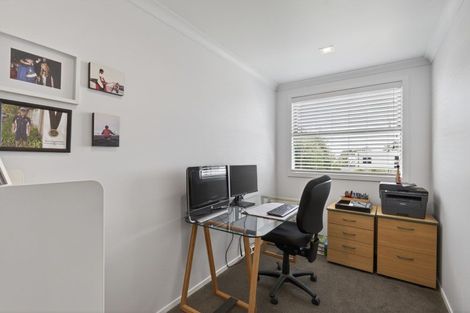 Photo of property in 22a Belt Road, Moturoa, New Plymouth, 4310