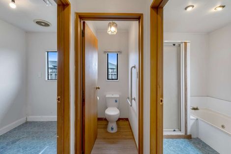 Photo of property in 93a High Street, Oxford, 7430