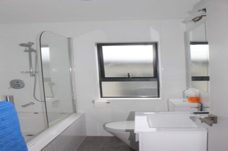 Photo of property in 60 Makamaka Lane, Albany Heights, Auckland, 0632