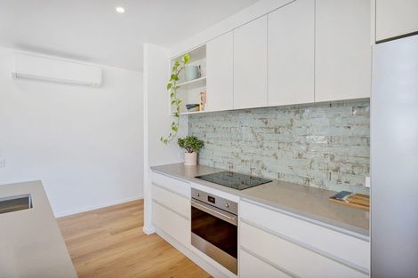 Photo of property in 10 Palm Drive, Whitianga, 3510