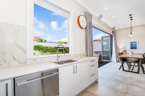 Photo of property in 32 Hiropi Street, Newtown, Wellington, 6021