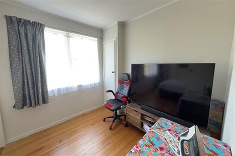 Photo of property in 26 Tiroroa Avenue, Te Atatu South, Auckland, 0610