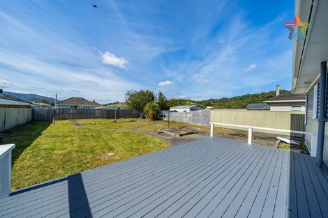 Photo of property in 11 Russell Road, Wainuiomata, Lower Hutt, 5014