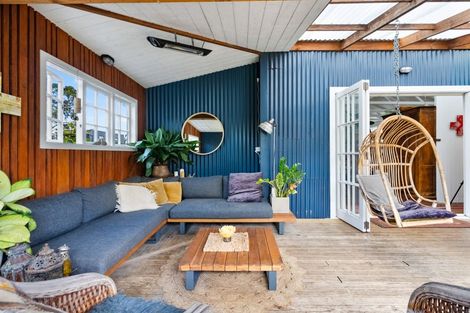 Photo of property in 6 Domain Road, Onerahi, Whangarei, 0110