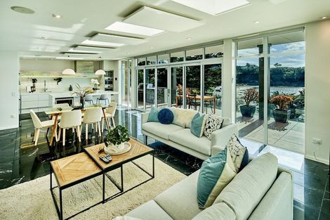 Photo of property in 300b Paremata Road, Whitby, Porirua, 5381