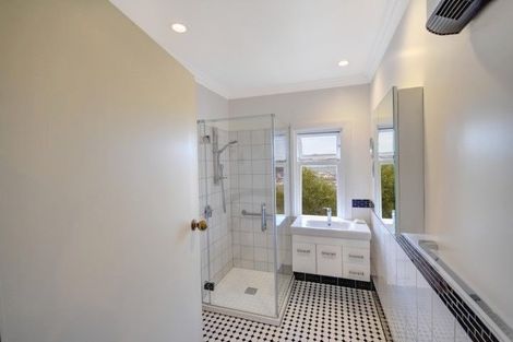 Photo of property in 359 Stuart Street, Roslyn, Dunedin, 9010